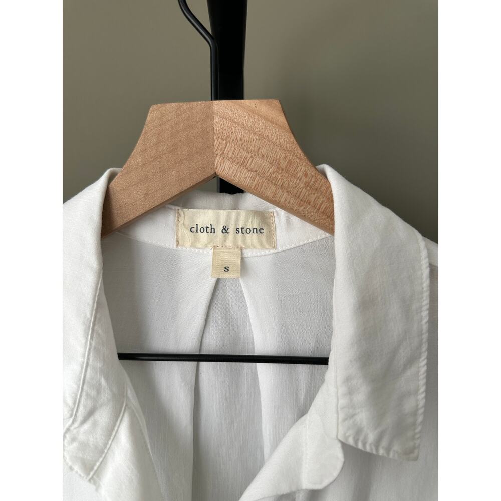 Cloth & Stone White Split Back Button Down Small - image 3